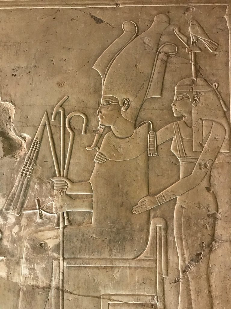 Jeroglíficos del dios Osiris y el símbolo de la vida