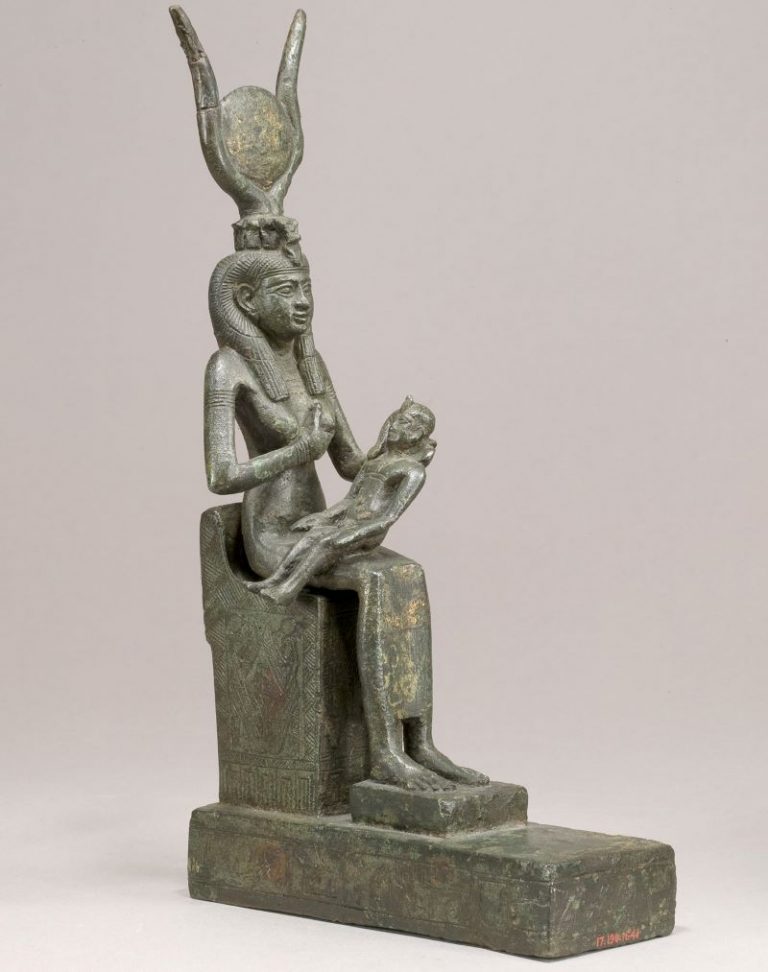 Estatua de bronce o cobre de la diosa Isis